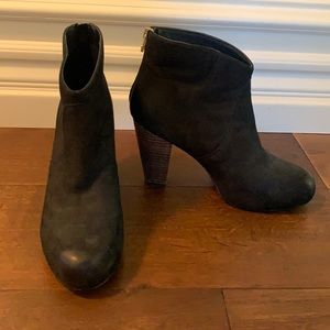 Steve Madden Black Suede Booties
